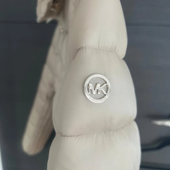 MICHAEL KORS puffer Jacket Woman In Beige With White Details, Gold Hardware.S - Picture 3 of 13